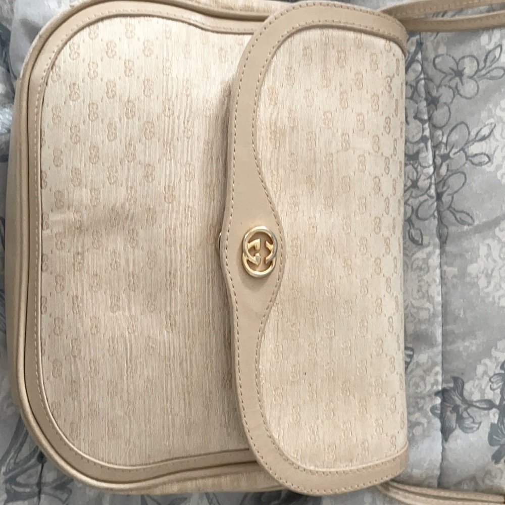 Vintage Gucci 100% authentic.